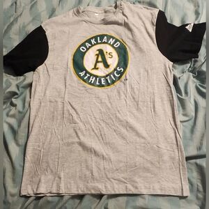 MLB Oakland Athletics COORS LIGHT BEER T-SHIRT‎  Men's Size Large